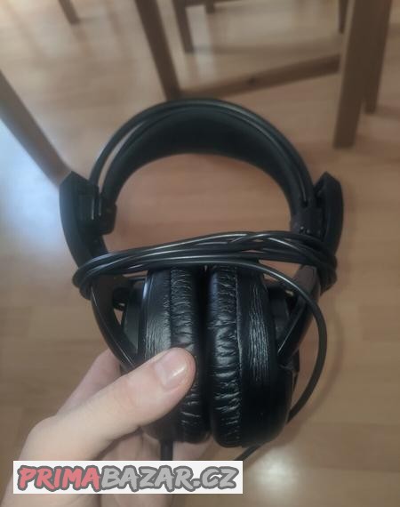 kabelova-sluchatka-koss-ur20