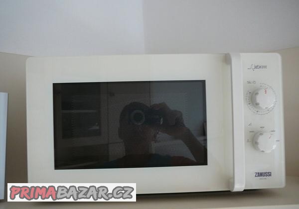 mikrovlnna-trouba-zanussi