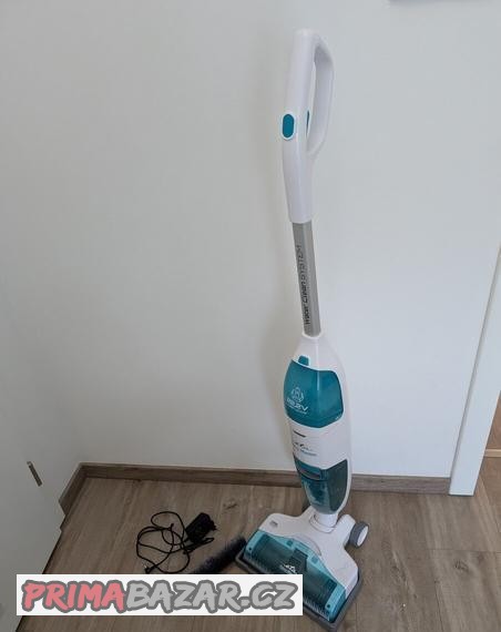 aku-vysavac-a-cistic-tvrdych-podlah-3-v-1
