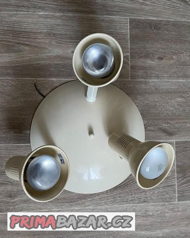 stropni-svetlo-bezove-tribodove-ikea