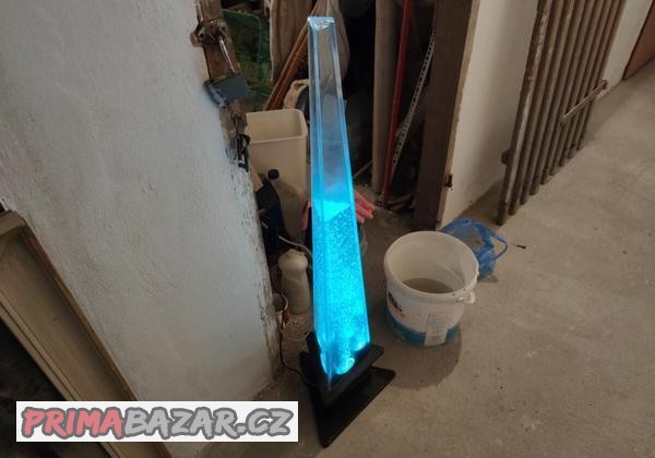 lampa-s-vodou-a-generatorem-bublinek