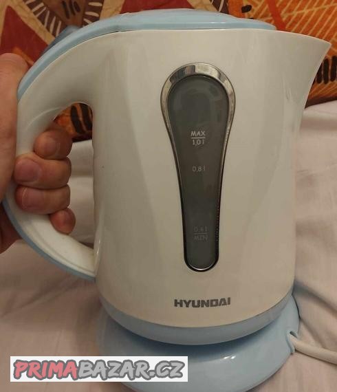 modro-bila-rychlovarna-konvice-hyundai
