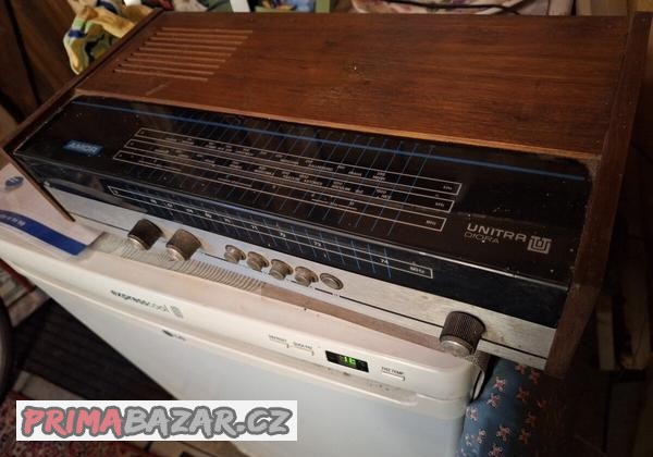 prodam-stare-funkcni-radio-po-dedovi