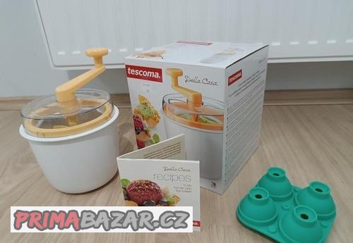 zmrzlinovac-tescoma-silikonova-forma-na-led