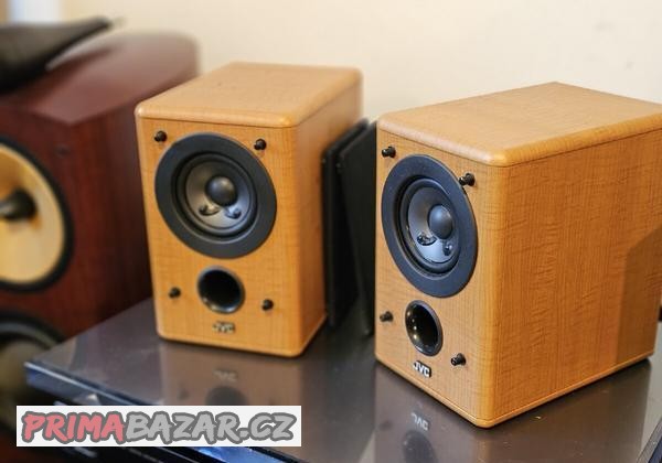 reproaoustava-jvc-mala-a-prekvapiv-sikovna