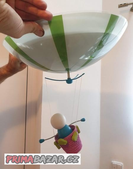 stropni-svetlo-detske