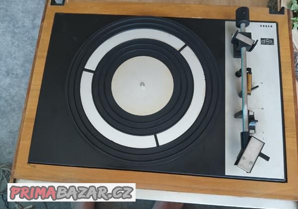 gramofon-nc-142