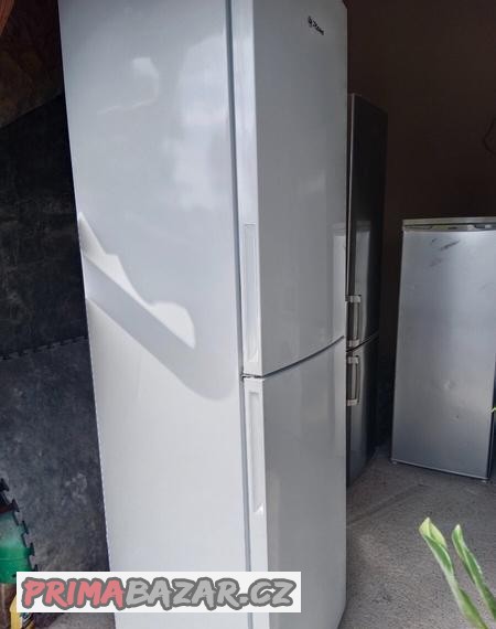 lednice-s-mrazakem-romo