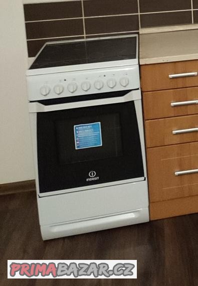sporak-indesit-samostatne-stojici