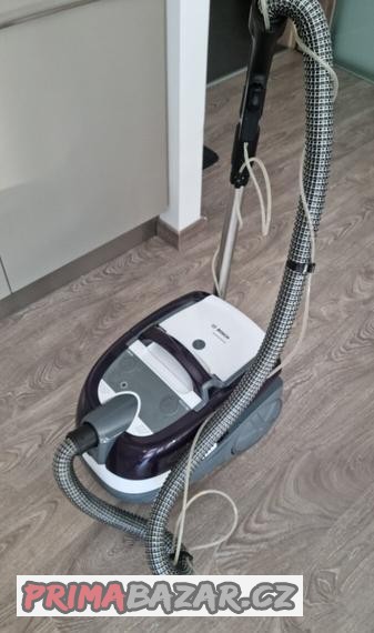 viceucelovy-vysavac-bosch-bwd41740-zaruka