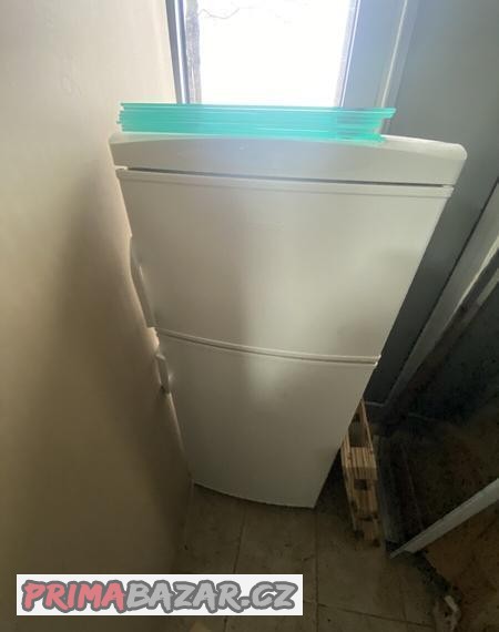 lednice-s-mrazakem-stredni