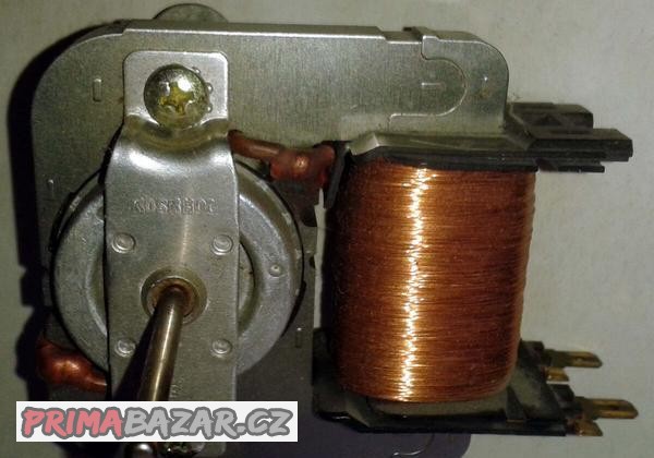 motorek-vetraku-s-vrtuli