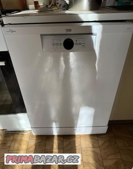 mycka-nadobi-beko-beyond-bdfn26430w