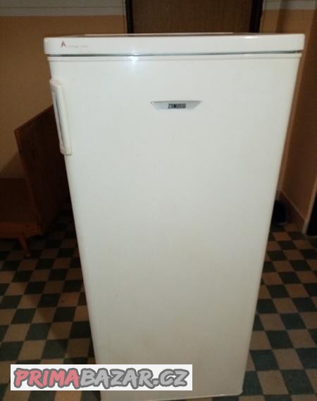 lednice-s-mrazakem-zanussi