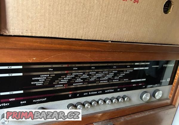 retro-hudebni-skrin-pastorale-s-gramofonem