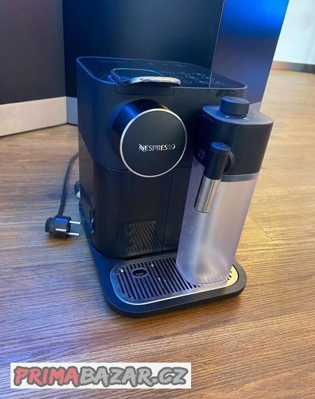 prodam-kavovar-de-longhi-nespresso-gran-lattissima-en650