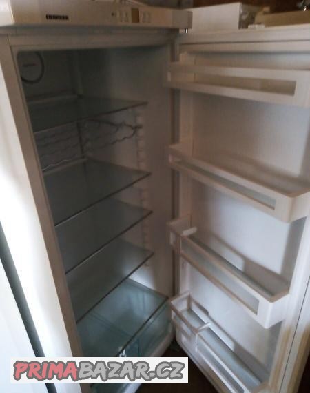 lednicka-liebherr-velka-skoro-nova