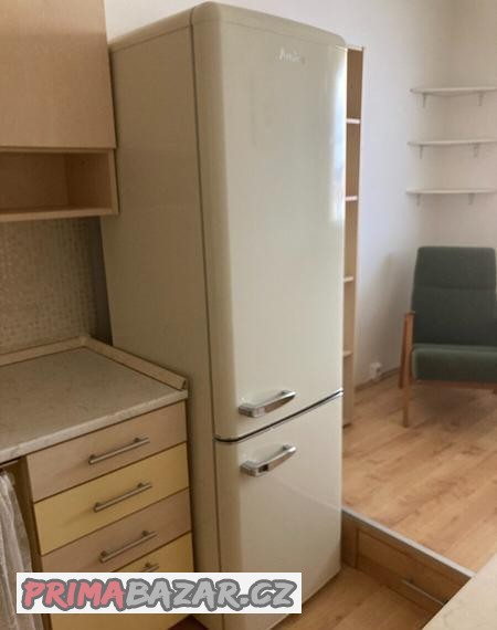 prodam-lednicku-s-mrazakem-amica