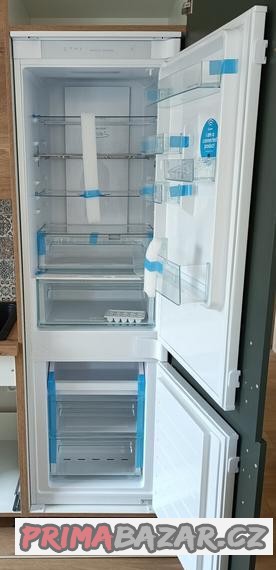 nova-vestavna-lednicka-candy