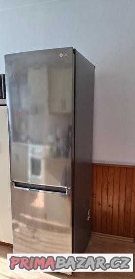 lednice-s-mazakem-lg-gbb61pzgcn