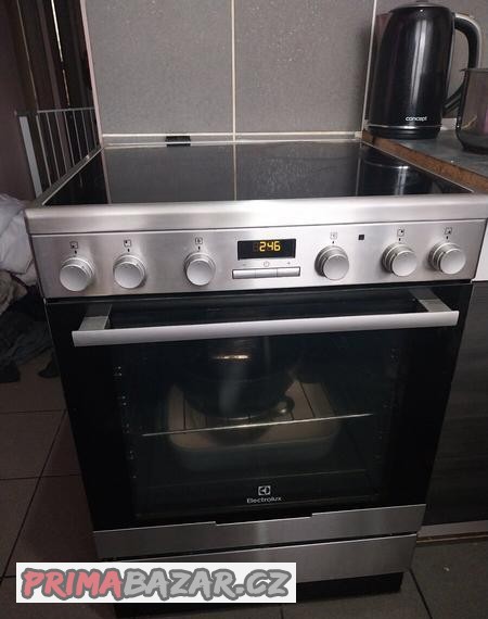 sklokeramicky-sporak-electrolux-lkr64020ax-nerez
