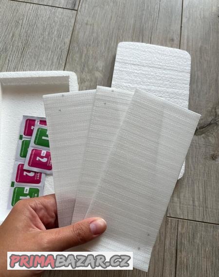 tvrzena-skla-na-iphone-xs