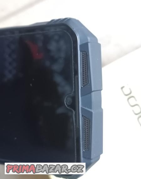 outdoorovy-mobil-doogee-v30
