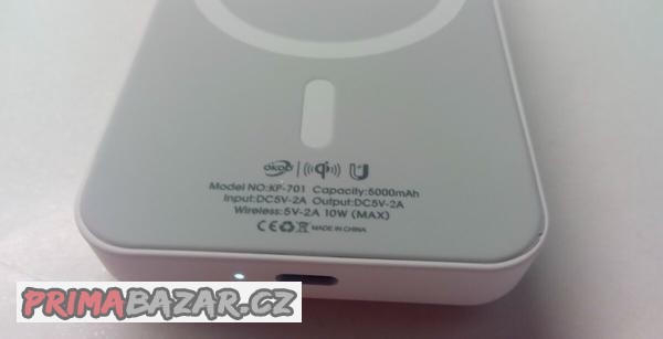 bezdratova-powerbanka-okop-kp-701-magsafe