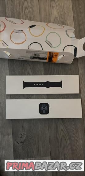 apple-watch-2022-se-40-mm-midnight-aluminium-case