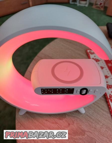led-lampicka-4v1-s-bezdratovou-nabijeckou