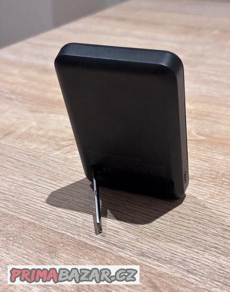 magsafe-powerbanka-belkin-boostcharge-pro-5k-cerna-zaruka
