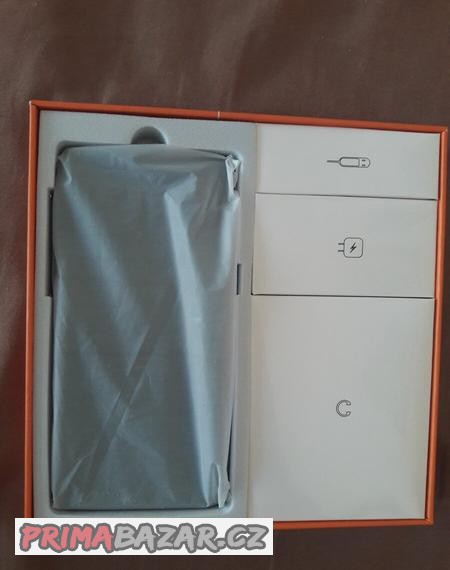 prodam-odolny-mobilni-telefon-aligator-rx-800