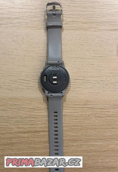 garmin-vivoactive-4s-silver-gray-silicone-band