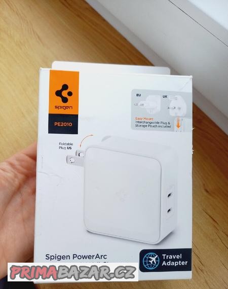 cestovni-adapter-nabijecka-novy
