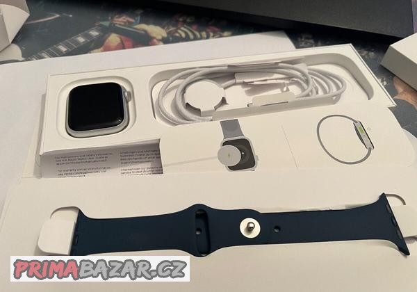 apple-watch-series-9-45-mm-stribrny-hlinik-s-bourkove-modrym
