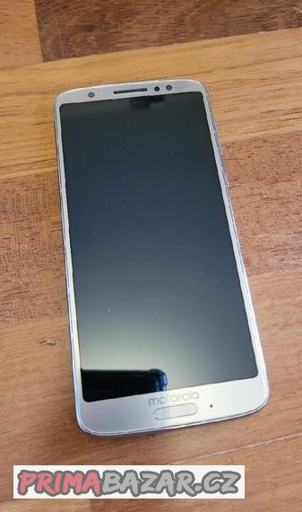 telefon-motorola-moto-g6-stribrny-jako-novy