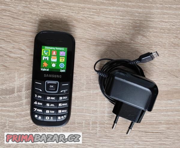 tlacitkovy-mobilni-telefon-samsung-gt-e1200r