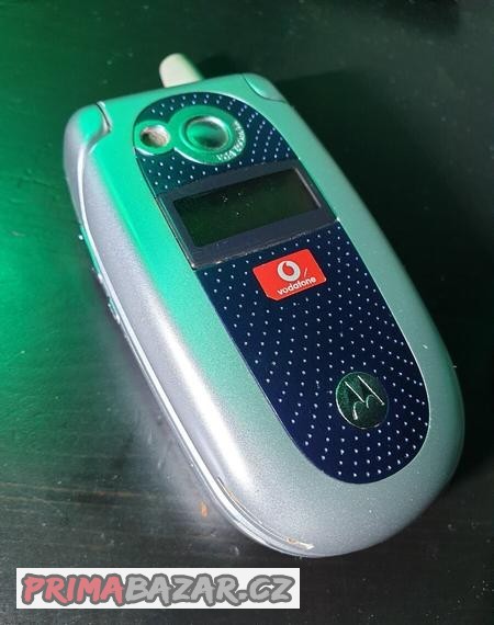 mobilni-telefon-motorola-v525