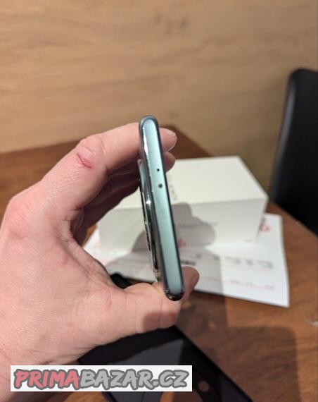 honor-magic-5-light-8gb-250gb-zaruka-11mes