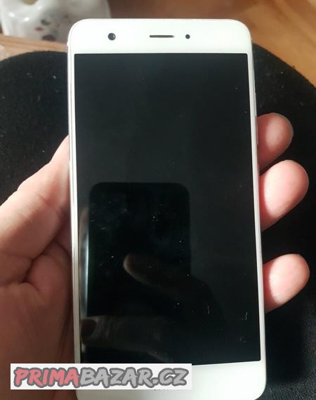 huawei-nova-funkcni-pekny-stav
