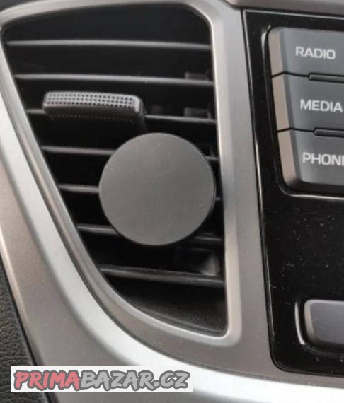 magneticky-drzak-do-auta-na-telefon
