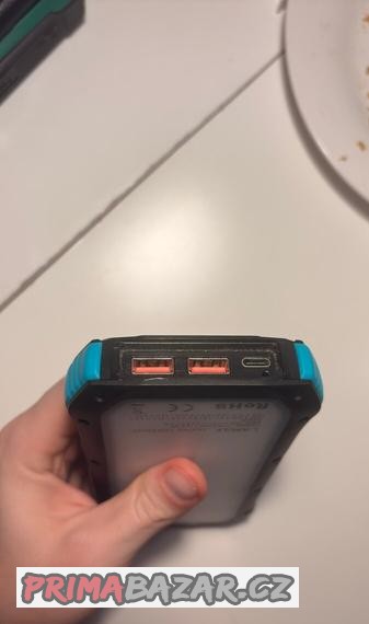powerbanka-lamax-journey-12000mah