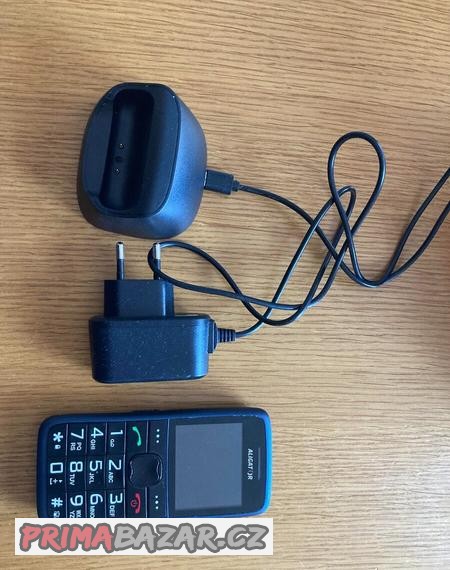 seniorsky-telefon-aligator-model-a675