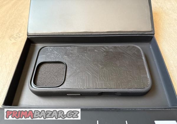 obal-dbrand-grip-case-iphone-16-pro-dark-circuit-skin