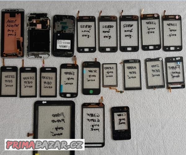 samsung-dotyky-a-cele-celni-panely