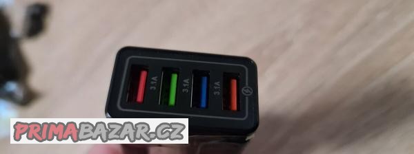 4xusb-nabijecka-s-quick-charge-3-0-vykonem