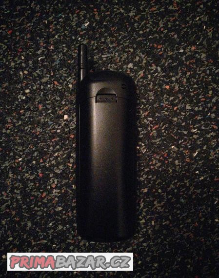 motorola-mg2-4b21-s-baterii-a-s-nabijeckou-retro-mobil
