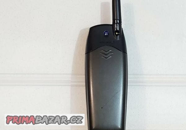 mobilni-telefony-pro-sberatele-rarity-ericsson-a2618s