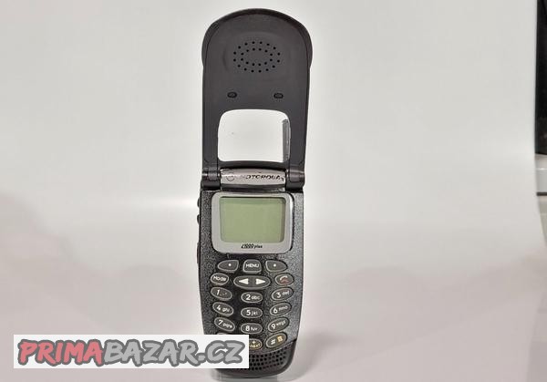 mobilni-telefony-pro-sberatele-rarity-motorola-startac