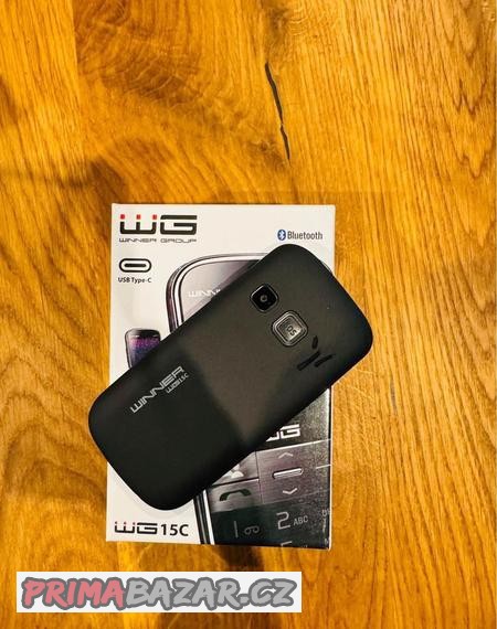 novy-telefon-winner-wg15-c-cerny